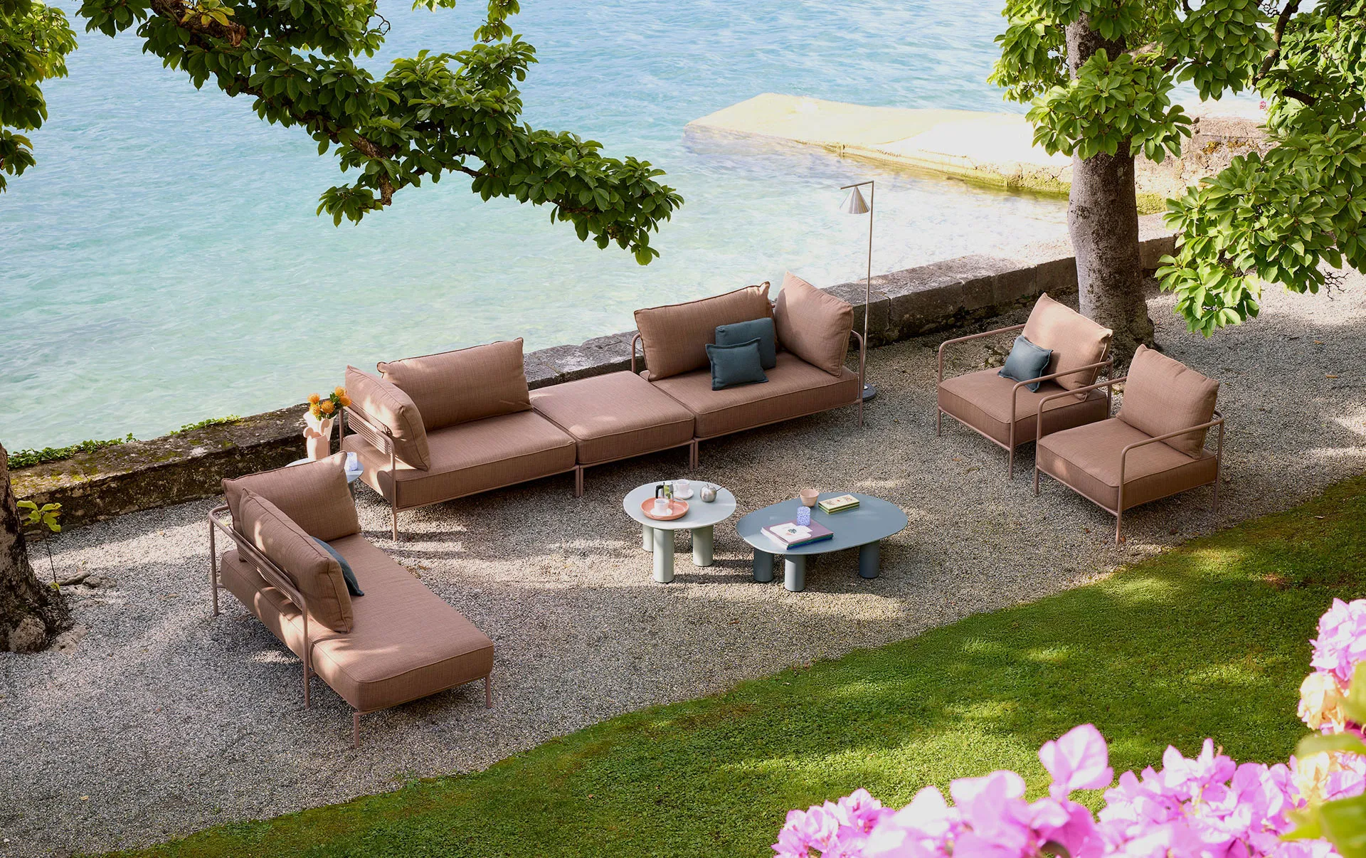 outdoor upholstered furniture collection, Flap by S-cab